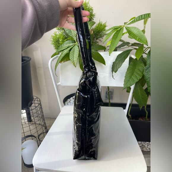 🌿 KASSL Bag Lady Lacquered Leather Shoulder Bag in Black - Picture 6 of 17